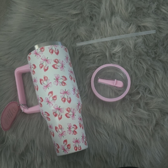 Aqua Tumbler with Strawberry and Bow Design - Picture 4 of 5